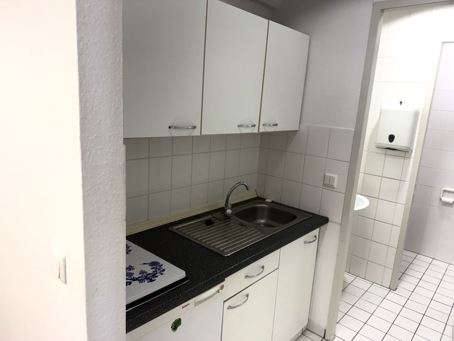 Küchenzeile der Gewerbefläche in der Lübecker Straße in Schwerin